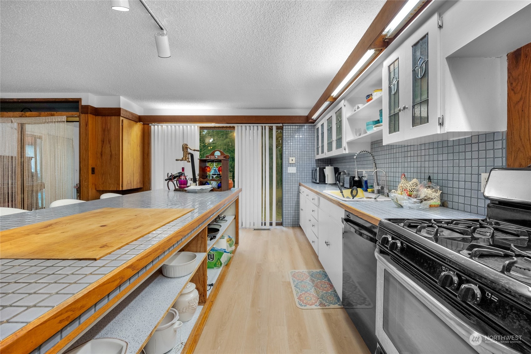 23006 19th Avenue Southeast Bothell, WA 98021 - Photo 7 of 40