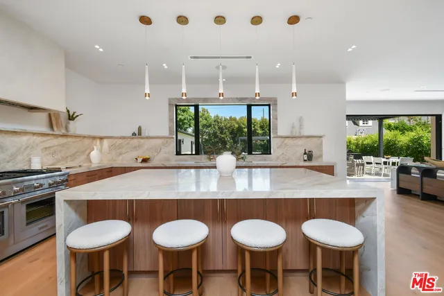 $6,495,000 | 112 South Valley Street, Burbank, CA 91505