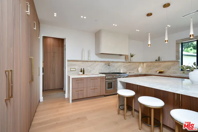 $6,495,000 | 112 South Valley Street, Burbank, CA 91505