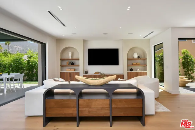 $6,495,000 | 112 South Valley Street, Burbank, CA 91505