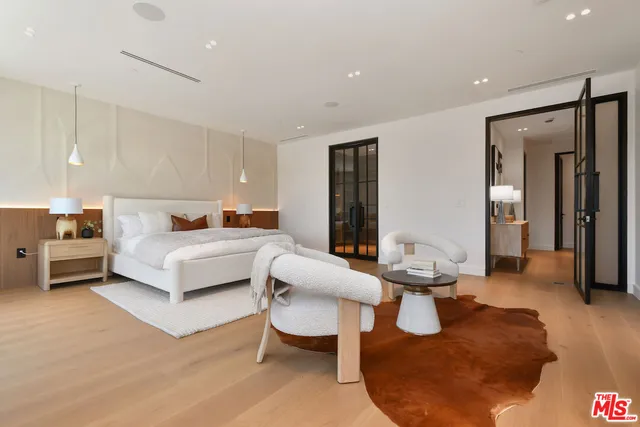 $6,495,000 | 112 South Valley Street, Burbank, CA 91505