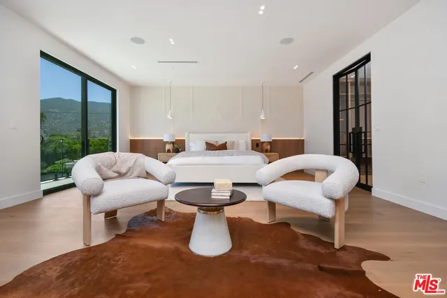 $6,495,000 | 112 South Valley Street, Burbank, CA 91505