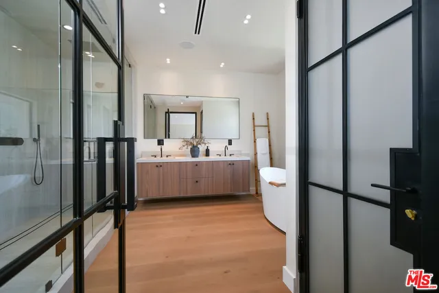 $6,495,000 | 112 South Valley Street, Burbank, CA 91505