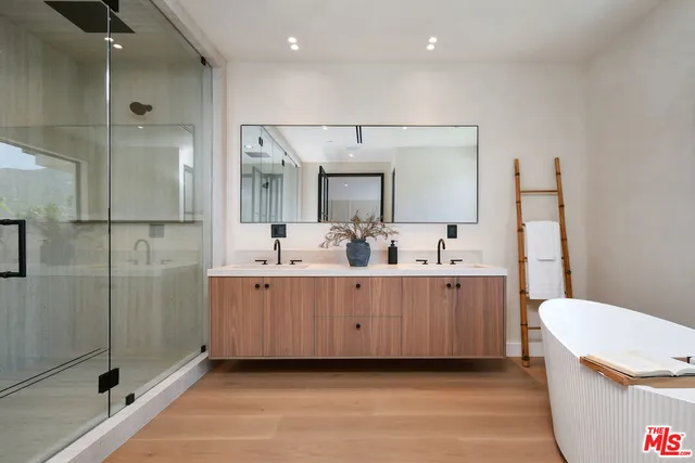 $6,495,000 | 112 South Valley Street, Burbank, CA 91505