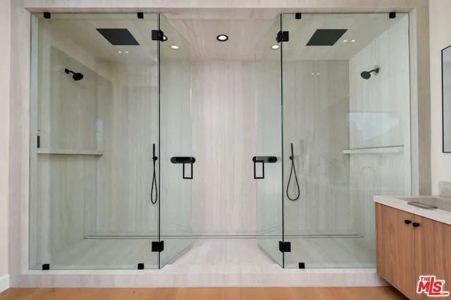 $6,495,000 | 112 South Valley Street, Burbank, CA 91505