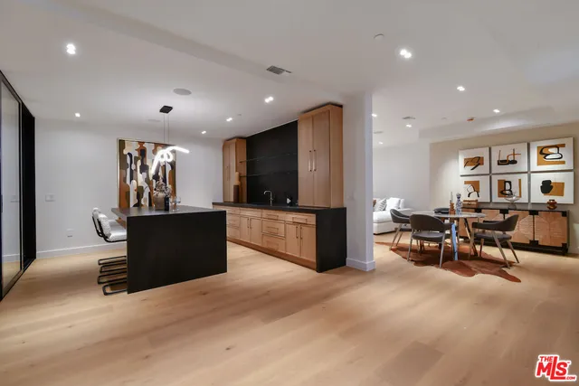 $6,495,000 | 112 South Valley Street, Burbank, CA 91505