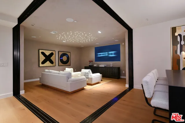 $6,495,000 | 112 South Valley Street, Burbank, CA 91505