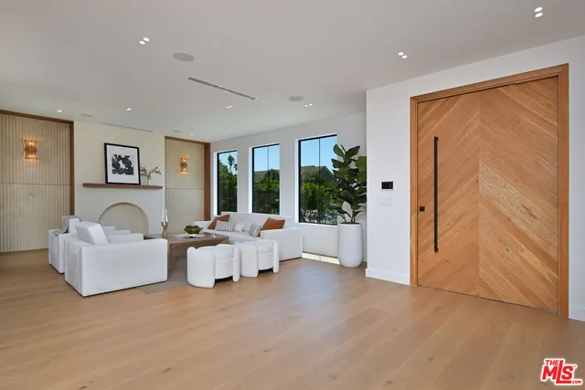 $6,495,000 | 112 South Valley Street, Burbank, CA 91505