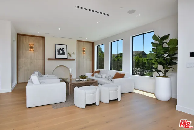 $6,495,000 | 112 South Valley Street, Burbank, CA 91505