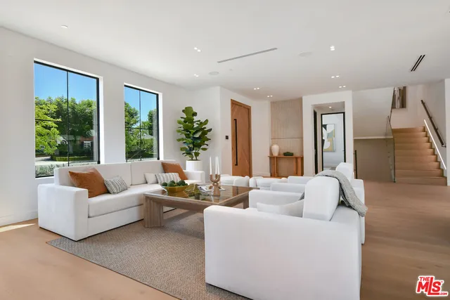 $6,495,000 | 112 South Valley Street, Burbank, CA 91505