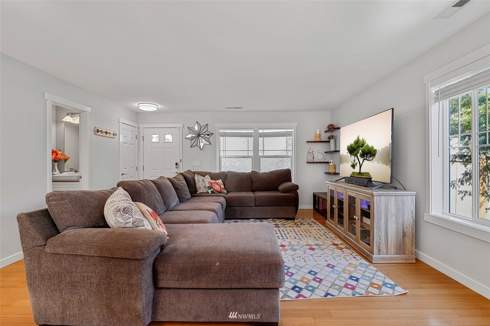 18054 168th Way Southeast Renton, WA 98058 - Photo 3 of 40 Gallery Image 3
