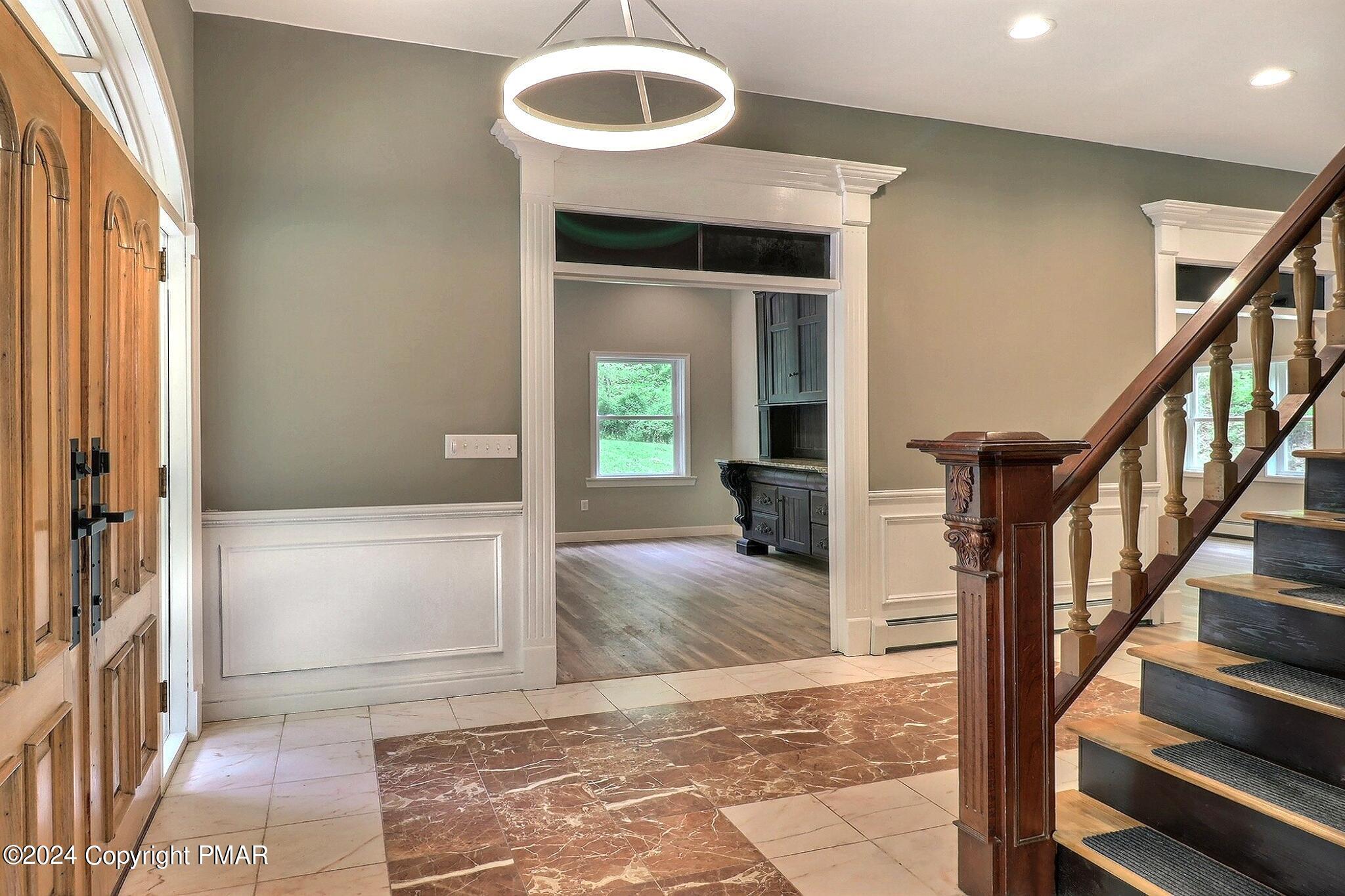 333 Merwinsburg Road Effort, PA 18330 - Photo 29 of 55 Foyer