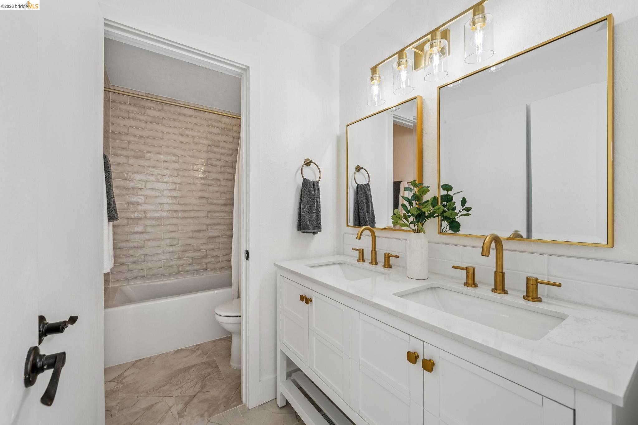 6507 Heather Ridge Way Oakland, CA 94611 - Photo 15 of 49