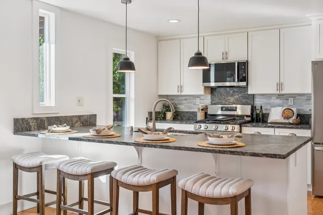 $1,049,000 | 6507 Heather Ridge Way, Oakland, CA 94611