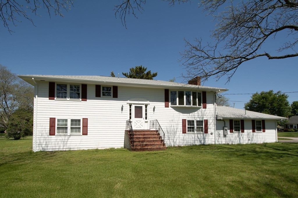 29 Country Club Circle Scituate, MA 02066 - Photo 3 of 15