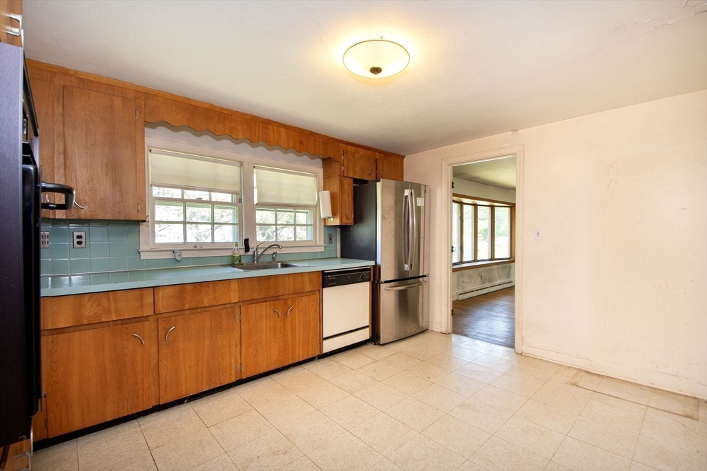 29 Country Club Circle Scituate, MA 02066 - Photo 10 of 15