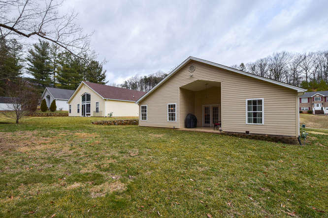 4242 Daugherty Road Salem, VA 24153 - Photo 32 of 40 a front view of a house with garden