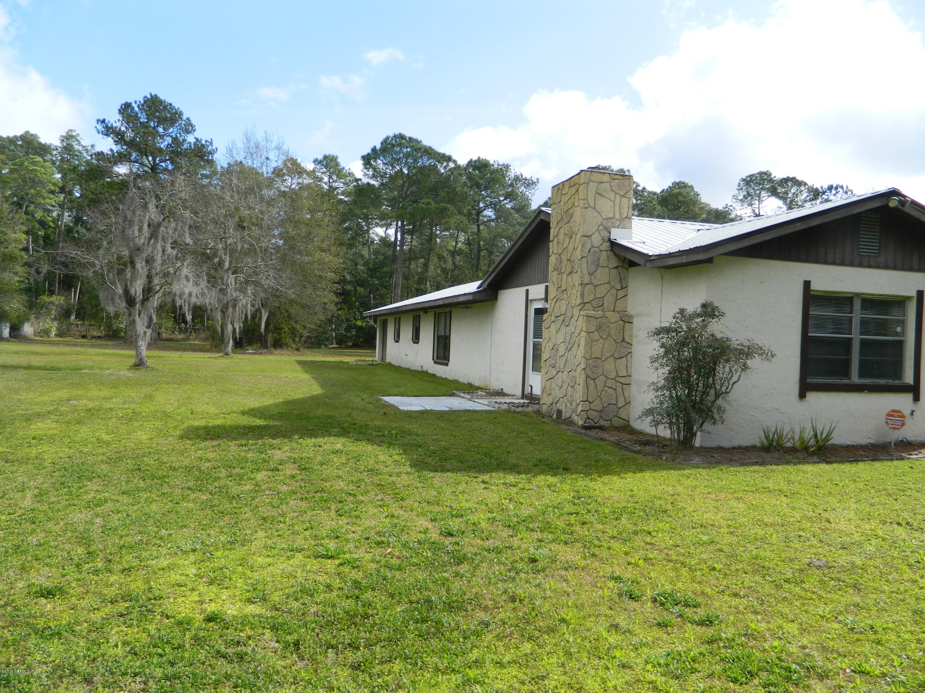 114 Ivey Road San Mateo, FL 32187 - Photo 8 of 23 DSCN1900.JPG