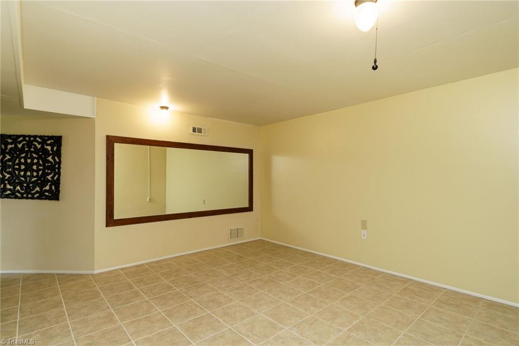 227 West Spring Street Elkin, NC 28621 - Photo 29 of 41 Gallery Image 29