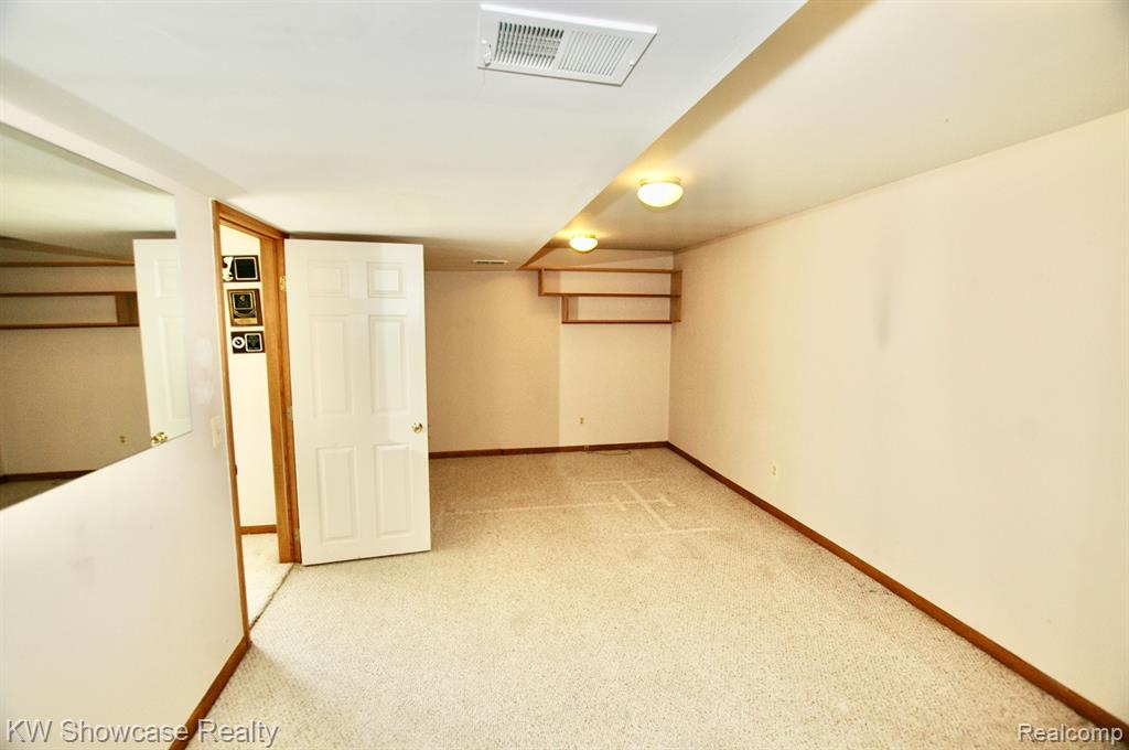 628 Summit Ridge Drive Milford, MI 48381 - Photo 24 of 44