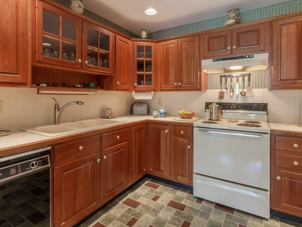350 Bristol Road Damariscotta, ME 04543 - Photo 9 of 19 Tidy and well equipped kitchen...