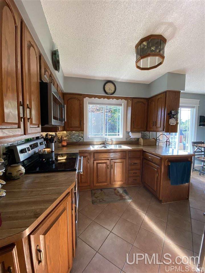 1116 South Lincoln Road Escanaba, MI 49829 - Photo 8 of 29 Gallery Image 8