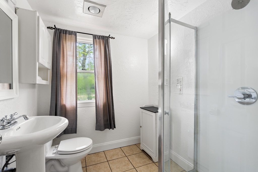 38 Bernard Road North Grafton, MA 01536 - Photo 24 of 42 Gallery Image 24