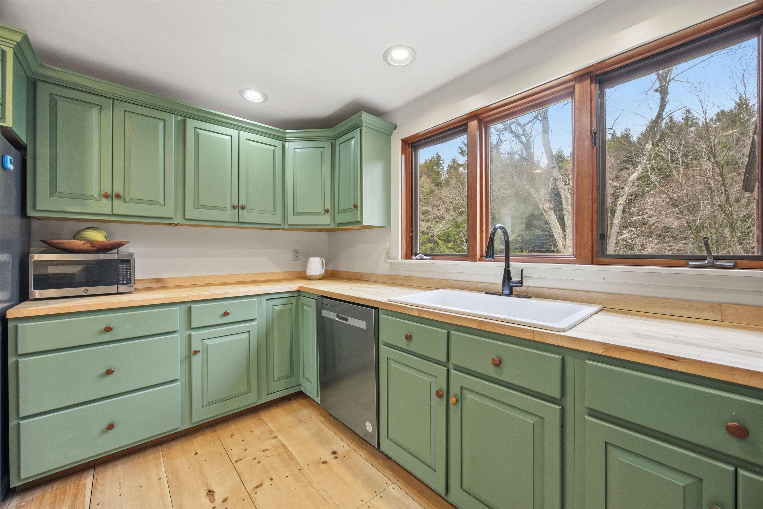 601 Cadwell Road Thetford, VT 05043 - Photo 6 of 45