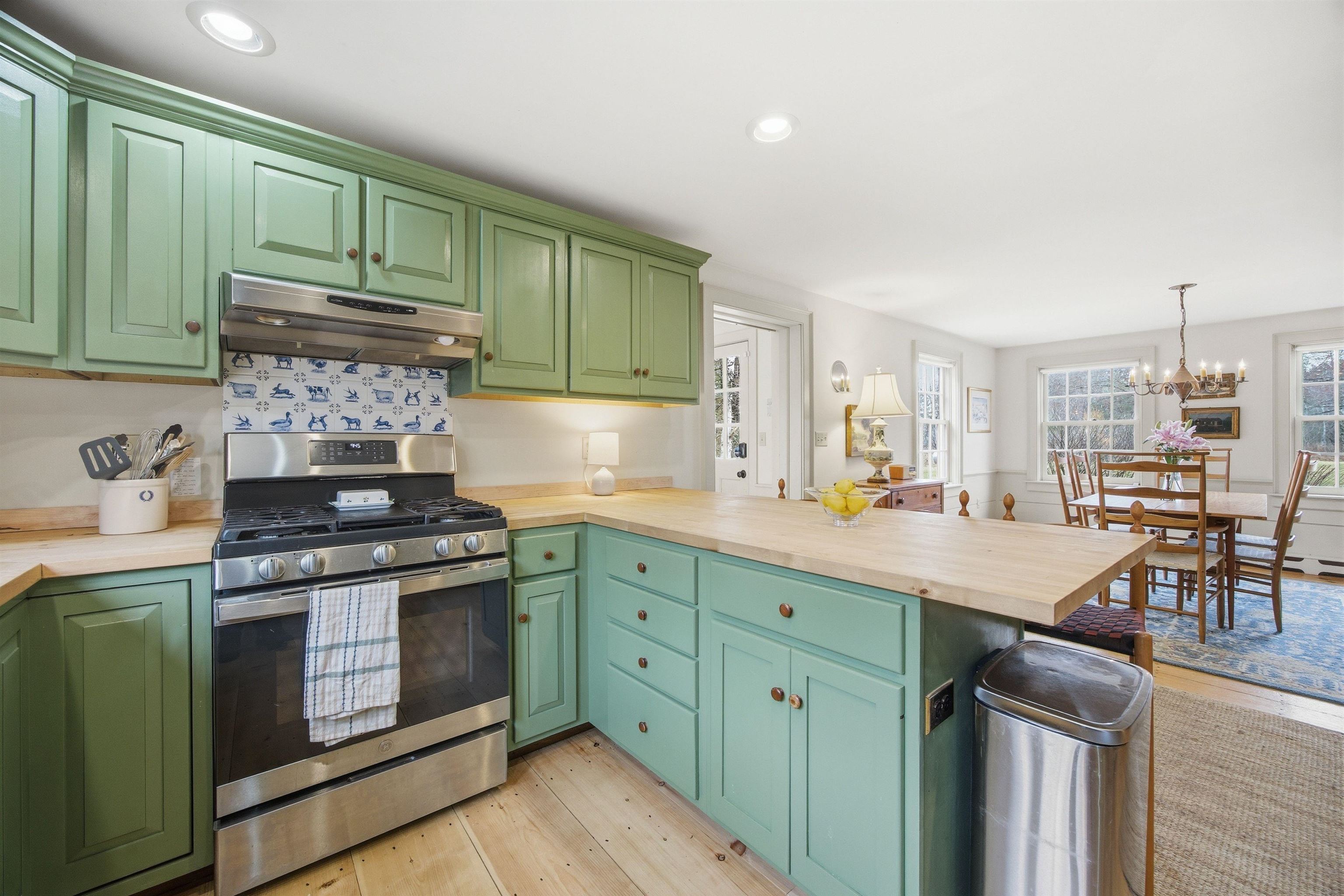 601 Cadwell Road Thetford, VT 05043 - Photo 8 of 45