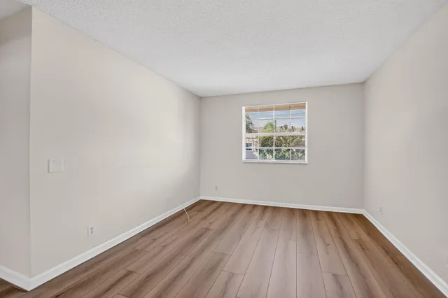 $3,400 | 6695 Via Regina, Boca Raton, FL 33433