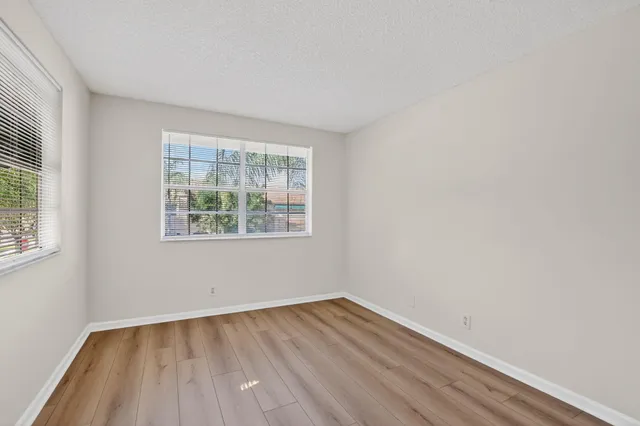 $3,400 | 6695 Via Regina, Boca Raton, FL 33433