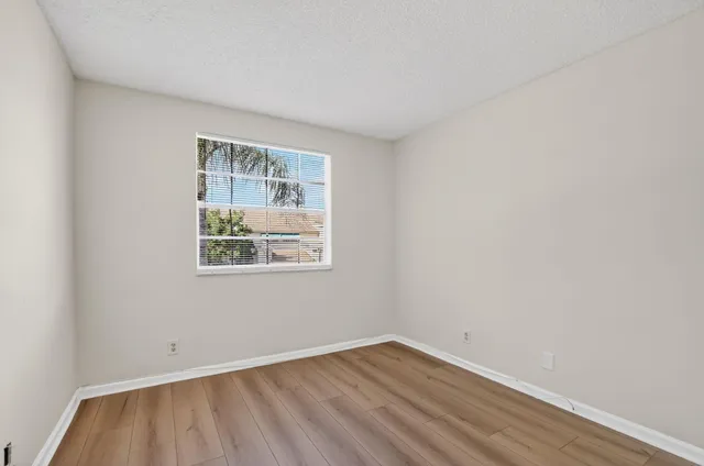 $3,400 | 6695 Via Regina, Boca Raton, FL 33433