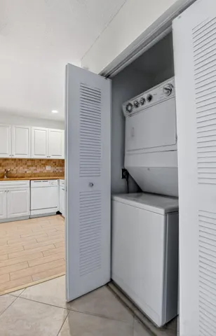 $3,400 | 6695 Via Regina, Boca Raton, FL 33433