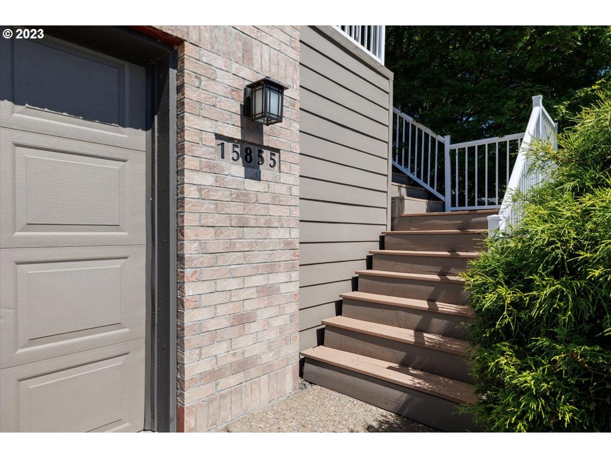 15855 Southwest Colyer Way Portland, OR 97224 - Photo 5 of 37 a view of entryway