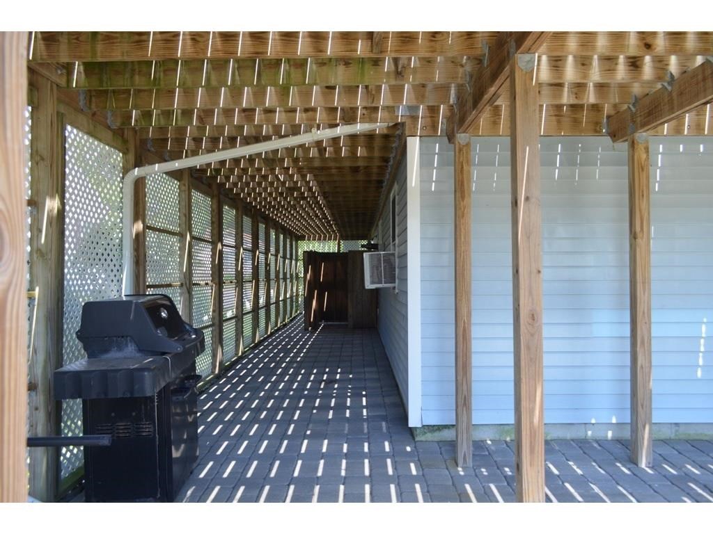82 Angell Road Narragansett, RI 02882 - Photo 22 of 25