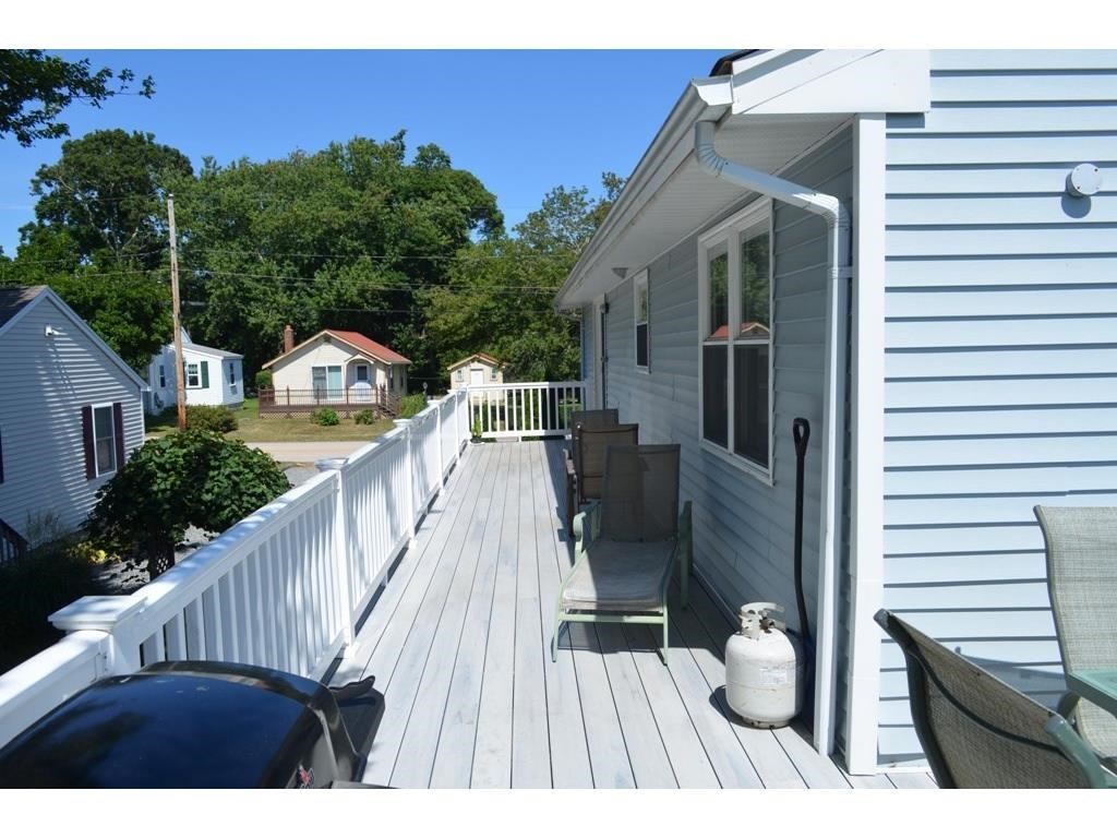 82 Angell Road Narragansett, RI 02882 - Photo 4 of 25