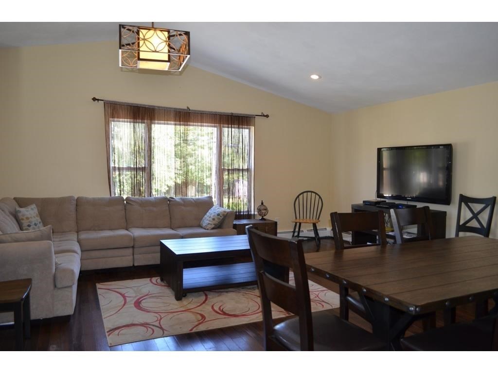 82 Angell Road Narragansett, RI 02882 - Photo 7 of 25