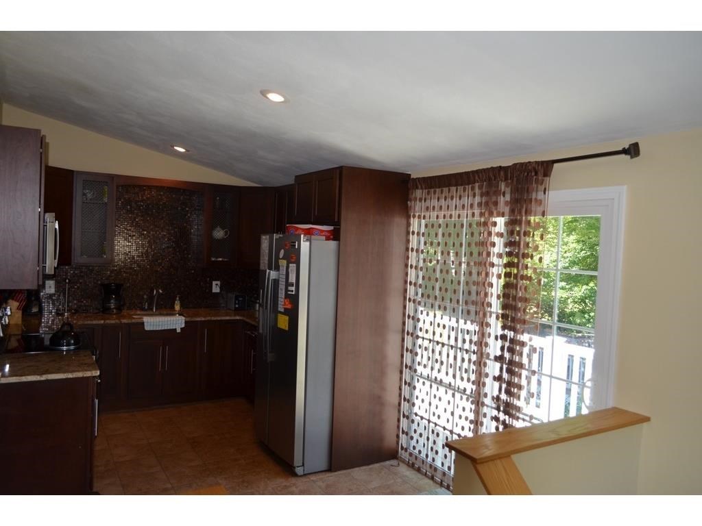 82 Angell Road Narragansett, RI 02882 - Photo 8 of 25