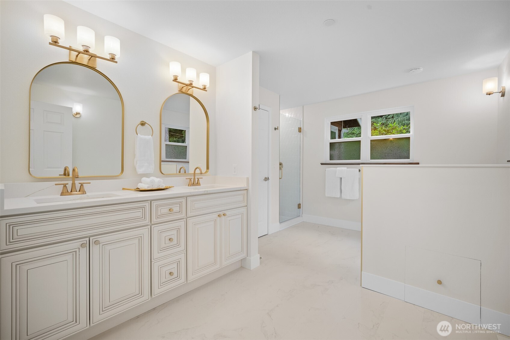 5656 Doran Road Acme, WA 98220 - Photo 16 of 39 a en suite bathroom with 2 sink and a mirror