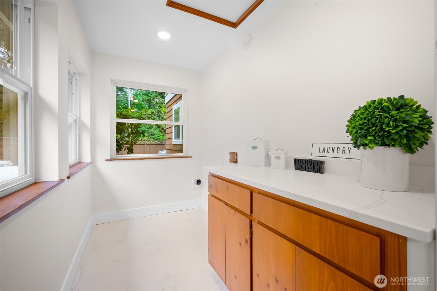 5656 Doran Road Acme, WA 98220 - Photo 23 of 39 a storage room with a window