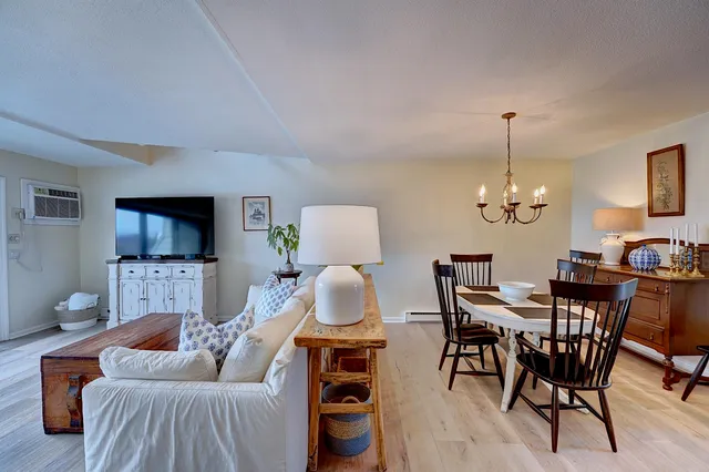 $780,000 | 943 Ocean Boulevard, Unit 21, Hampton, NH 03842