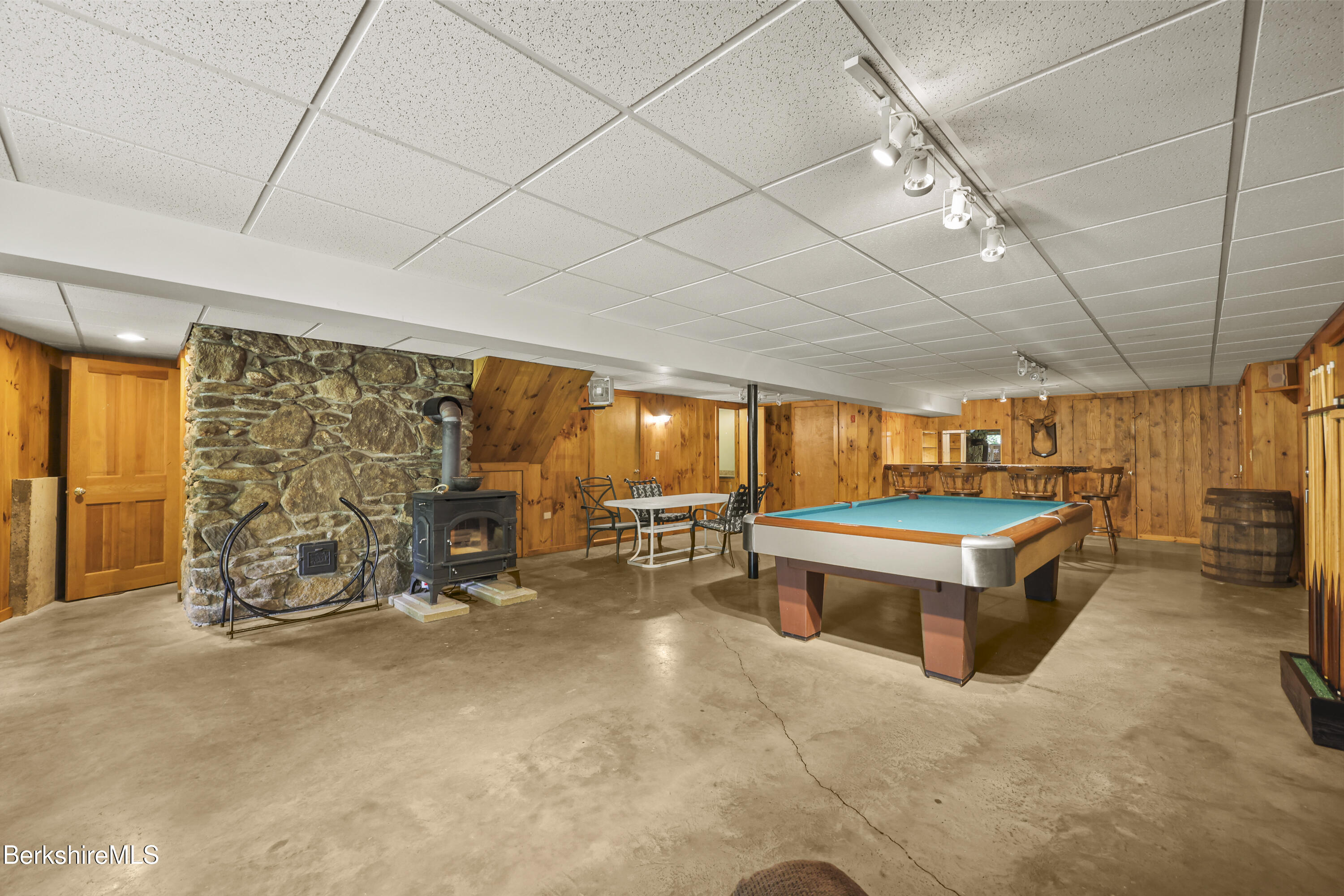 525 Rote Hill Road Sheffield, MA 01257 - Photo 47 of 62 230 Lower Level Family Room