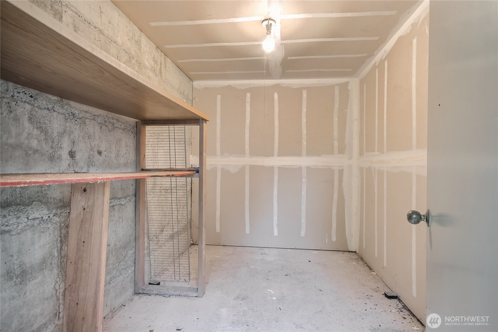 4106 221st Place Southeast, Unit 1072 Issaquah, WA 98029 - Photo 24 of 40 a view of a garage