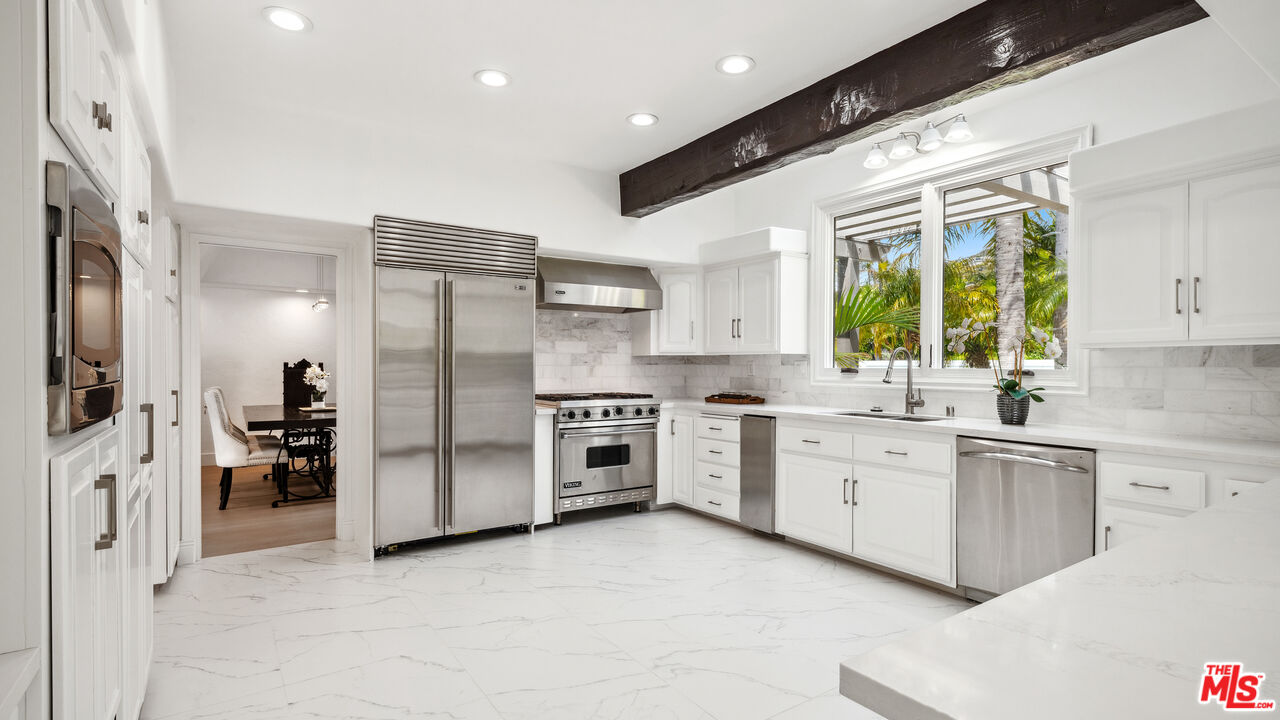 29675 Harvester Road Malibu, CA 90265 - Photo 11 of 36 Gallery Image 11