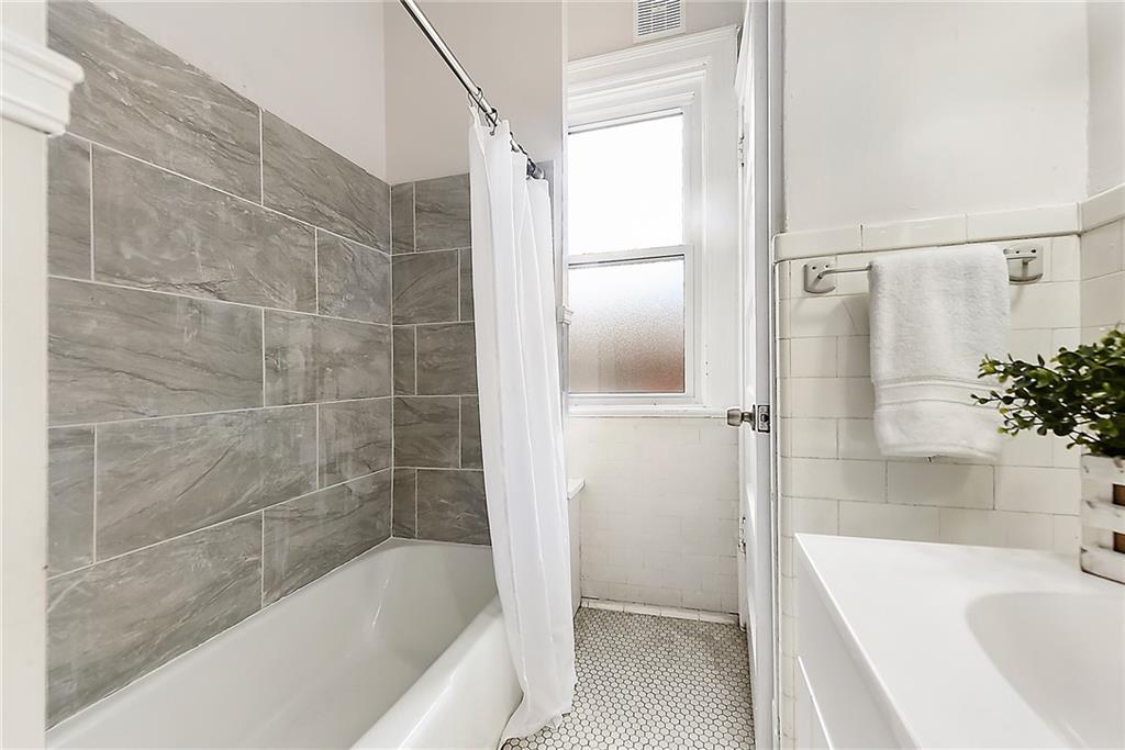 1234 Ridge Avenue Coraopolis, PA 15108 - Photo 10 of 25