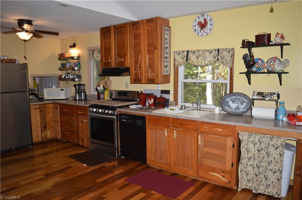 1120 Krishna Road Sandy Ridge, NC 27046 - Photo 5 of 30