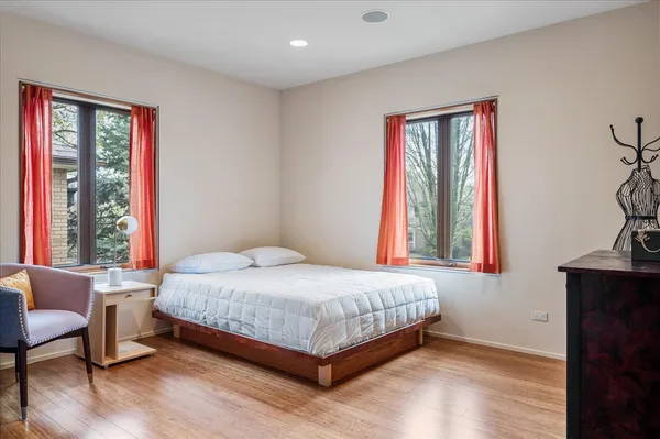 $2,295,000 | 230 Greenleaf Avenue, Wilmette, IL 60091