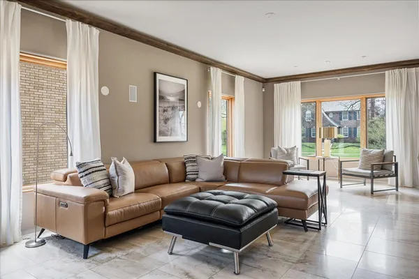 $2,295,000 | 230 Greenleaf Avenue, Wilmette, IL 60091