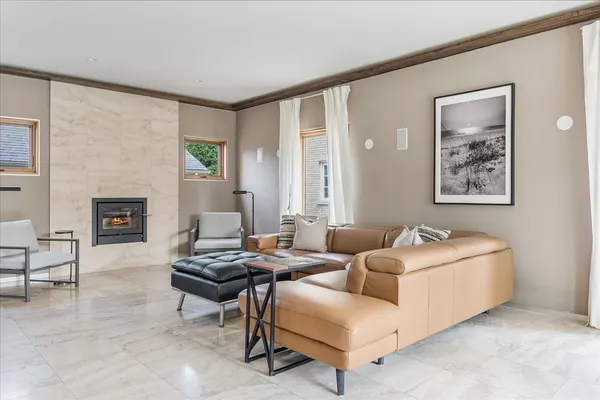 $2,295,000 | 230 Greenleaf Avenue, Wilmette, IL 60091