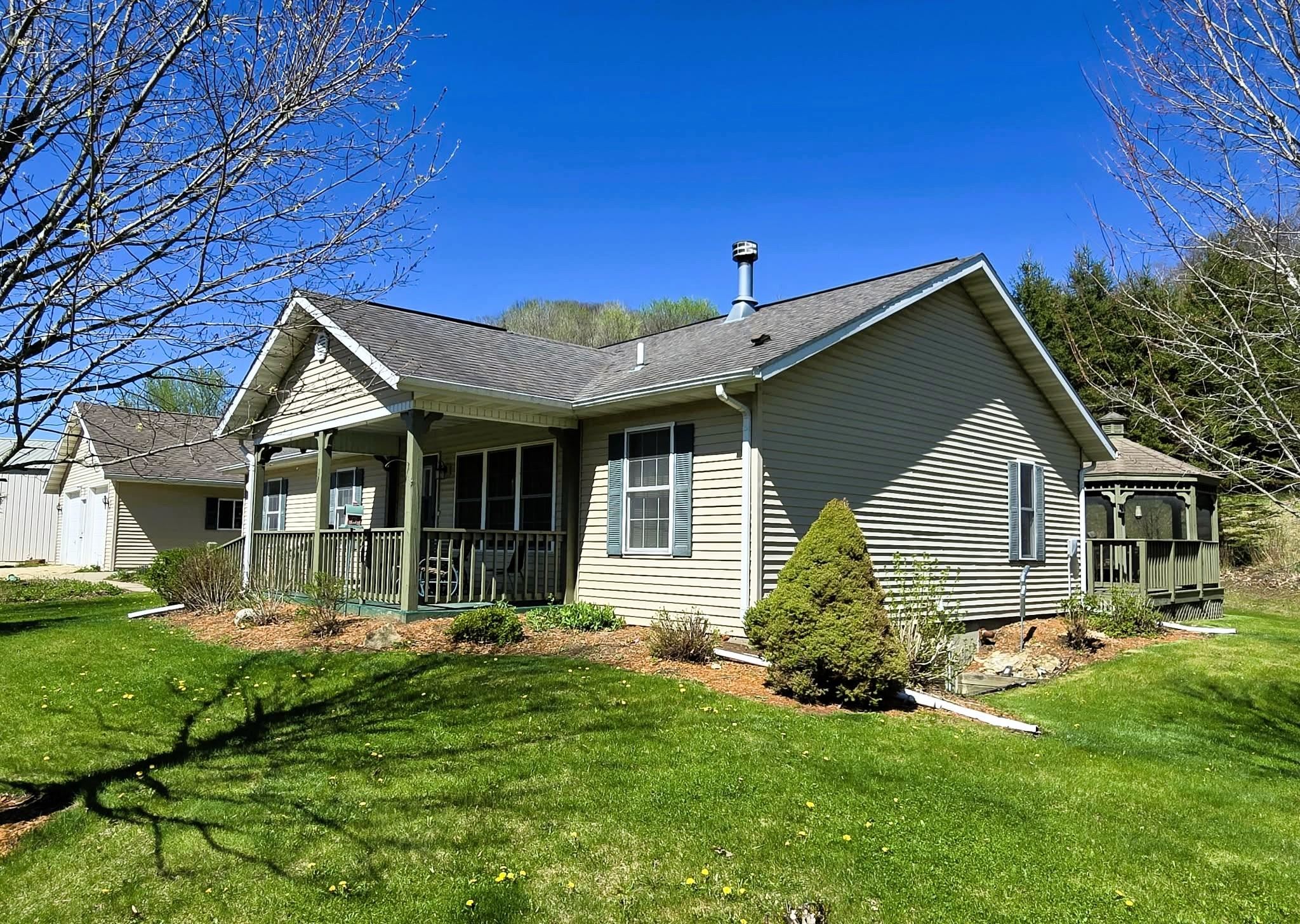 41498 South Sleepy Hollow Road Gays Mills, WI 54631 - Photo 3 of 61